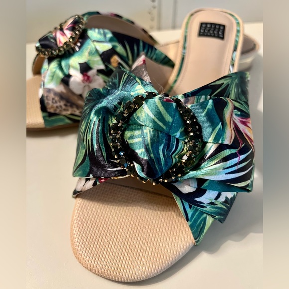 Emerald Palms Slides - Picture 6 of 9